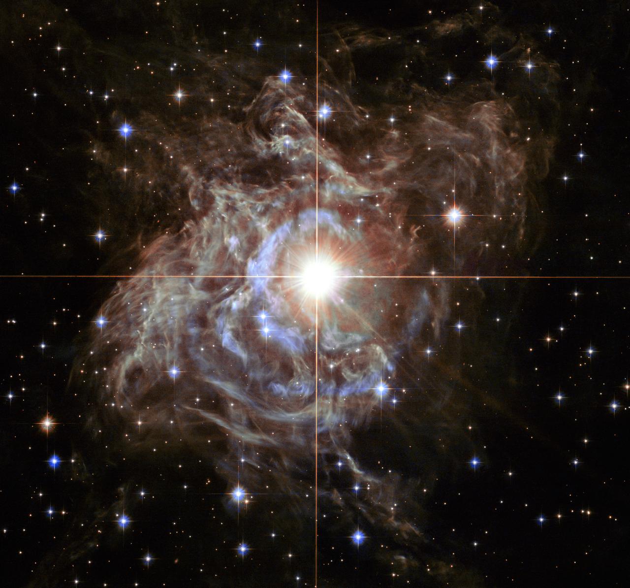 RS Puppis, una estrella variable cefeida como Delta Cephei, vista por el Hubble